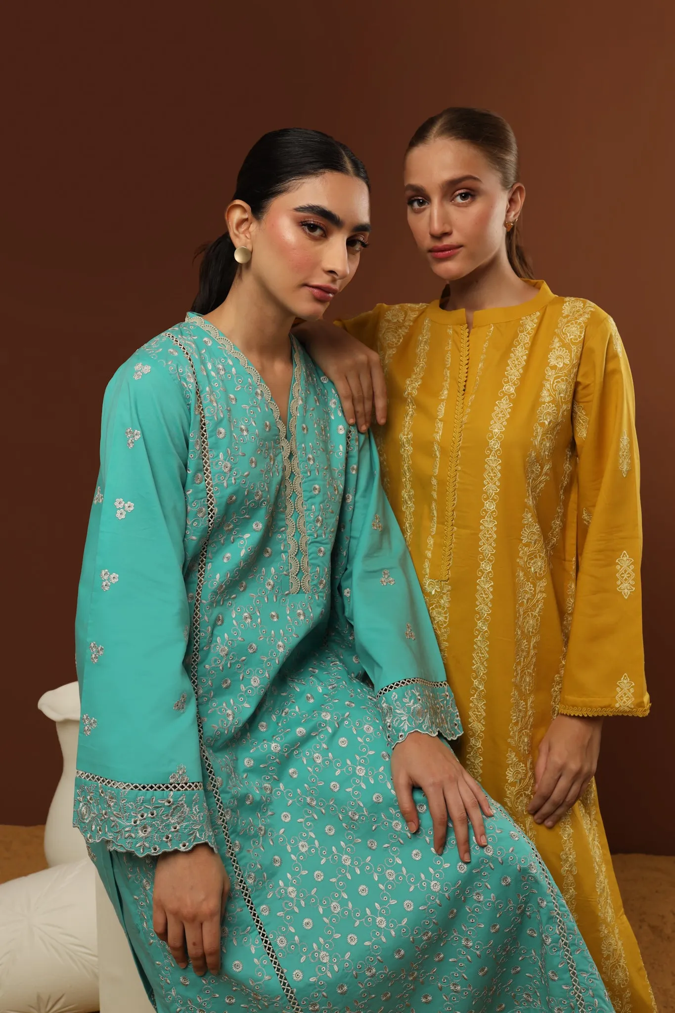 55% OFF TURQUOISE LAWN EMBROIDERED SET (KURTA & TROUSER) NPA2-23316