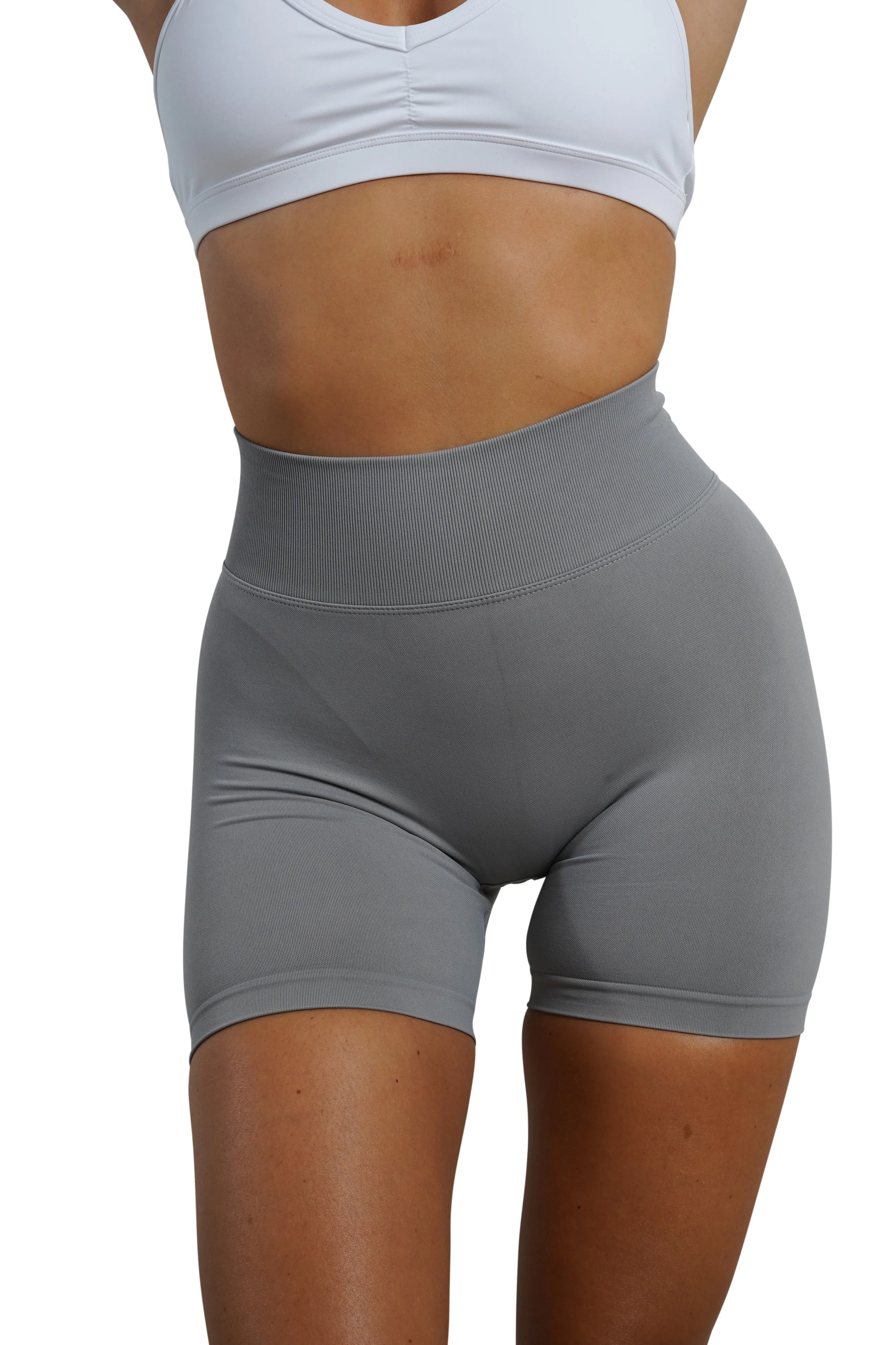 CORE SCRUNCH SHORTS - LIGHT GREY