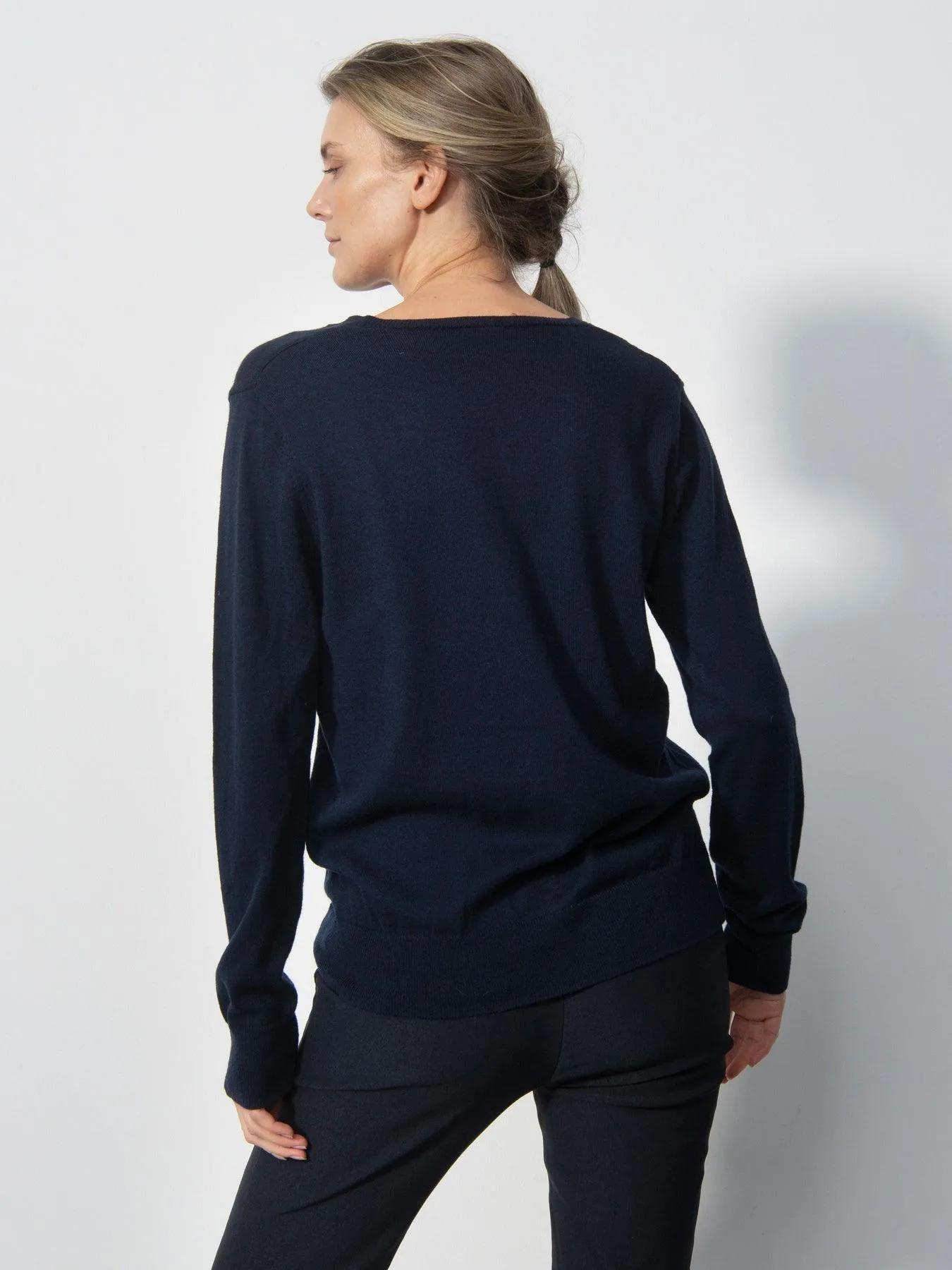 Daily Sports - Tea V-neck Pullover