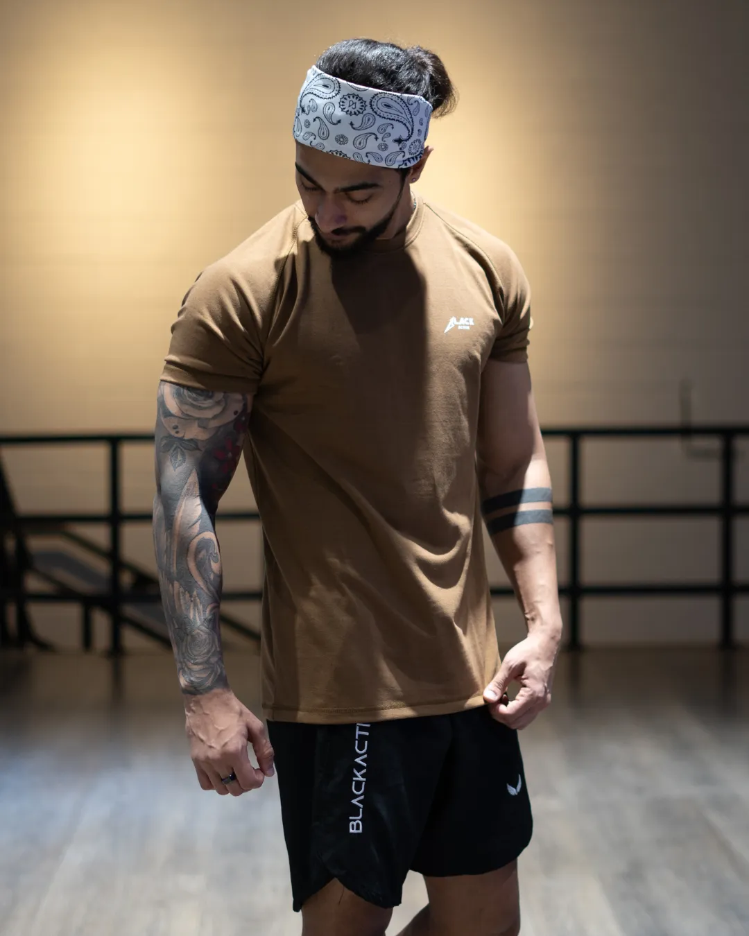 MUSCLE FIT T-SHIRT