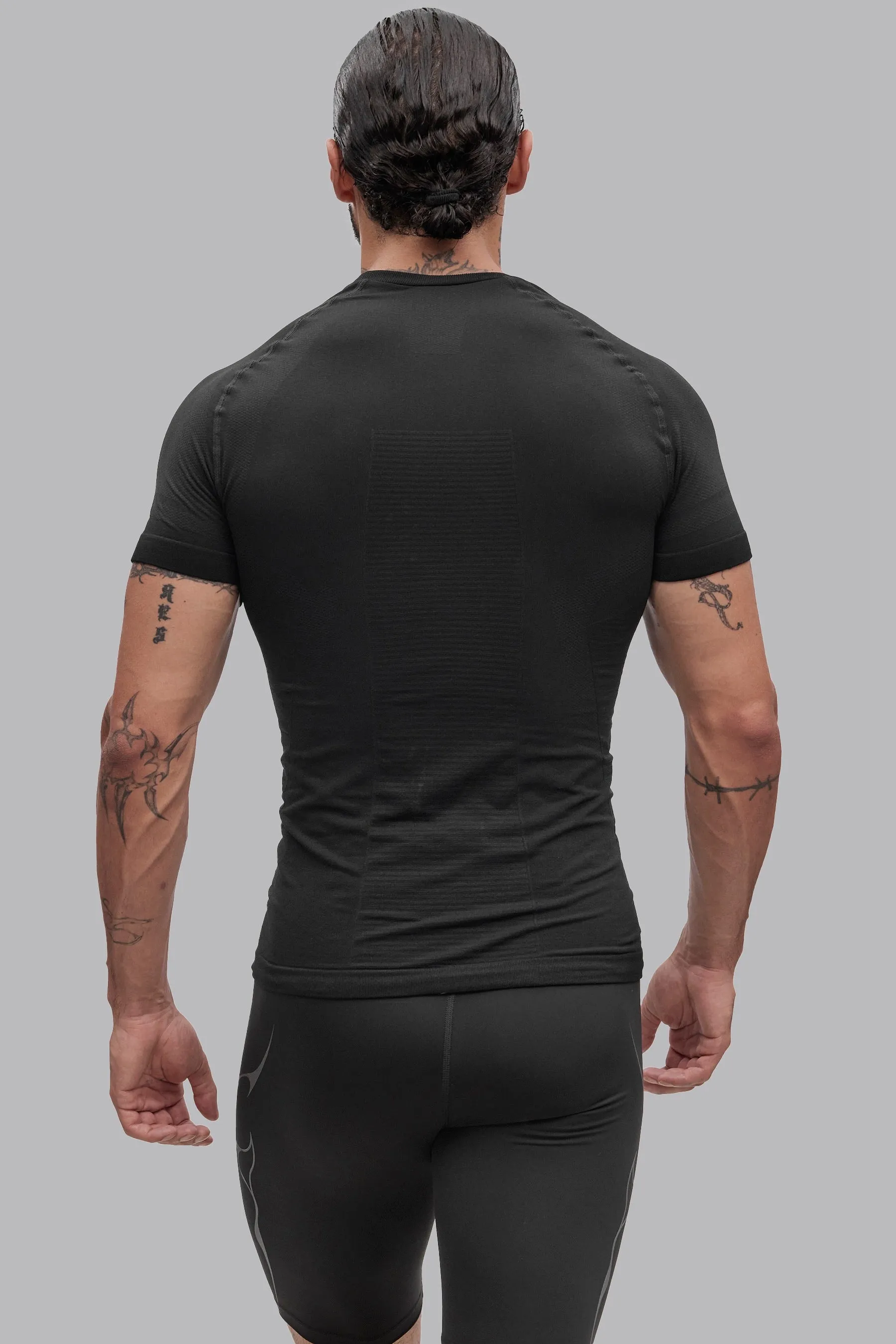 V_BASE SEAMLESS T-SHIRT - Black