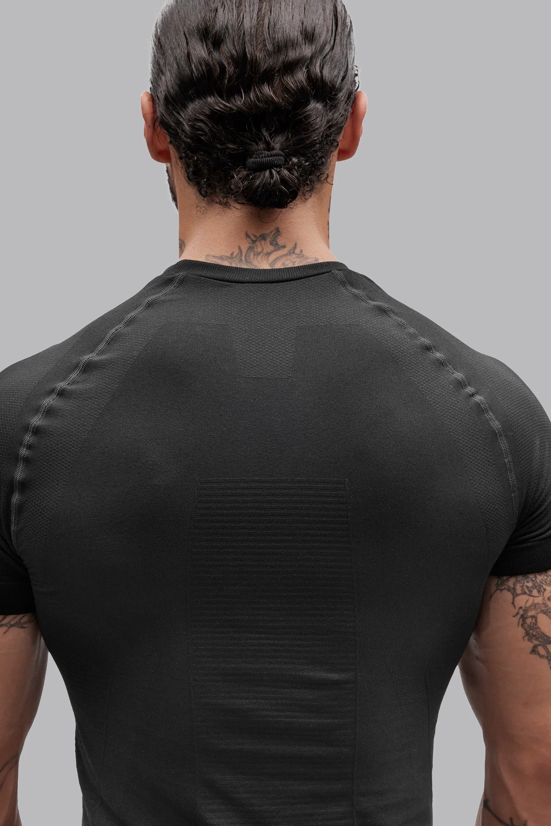 V_BASE SEAMLESS T-SHIRT - Black