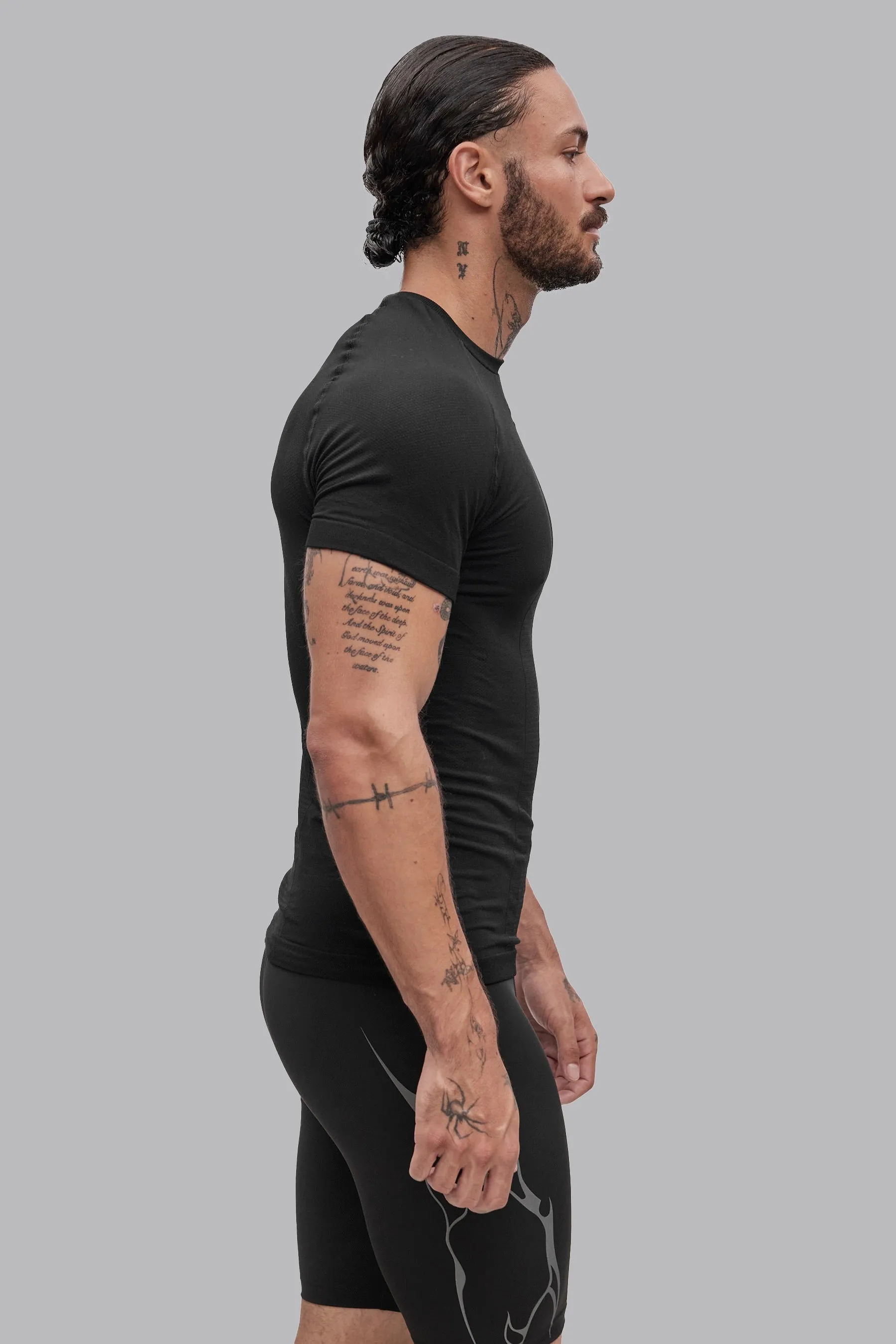 V_BASE SEAMLESS T-SHIRT - Black